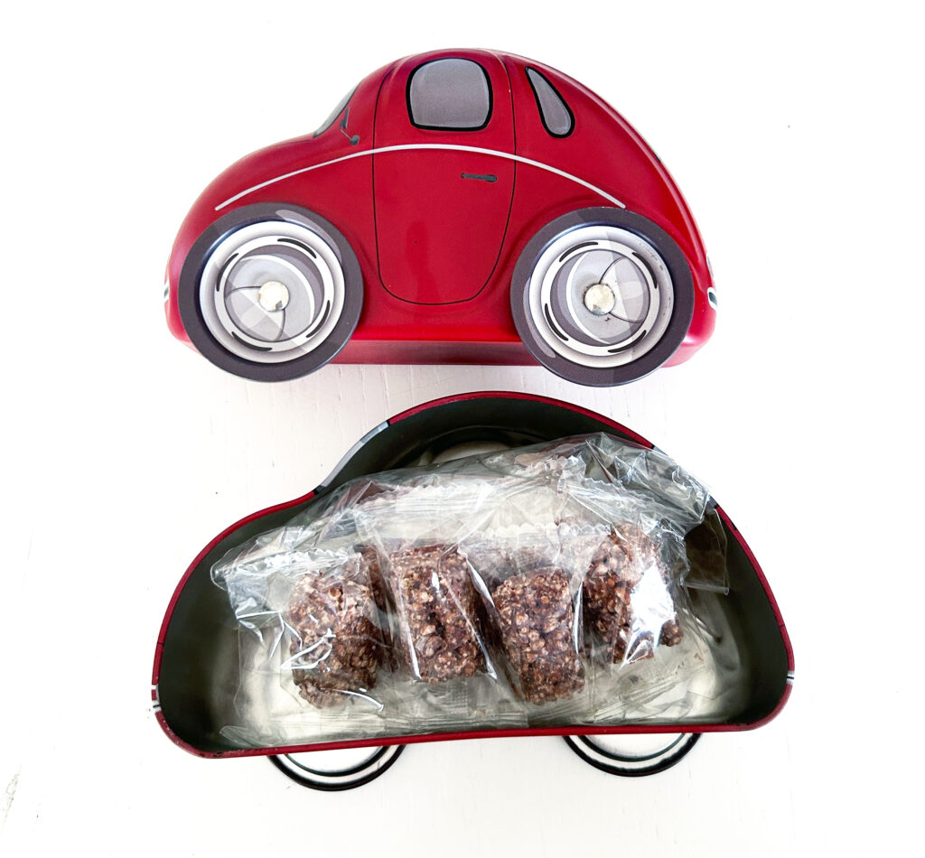 自動車缶レッド中身