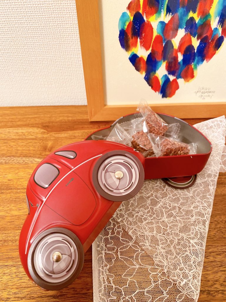 エウレカ　バレンタイン　チョコレートギフト　自動車缶