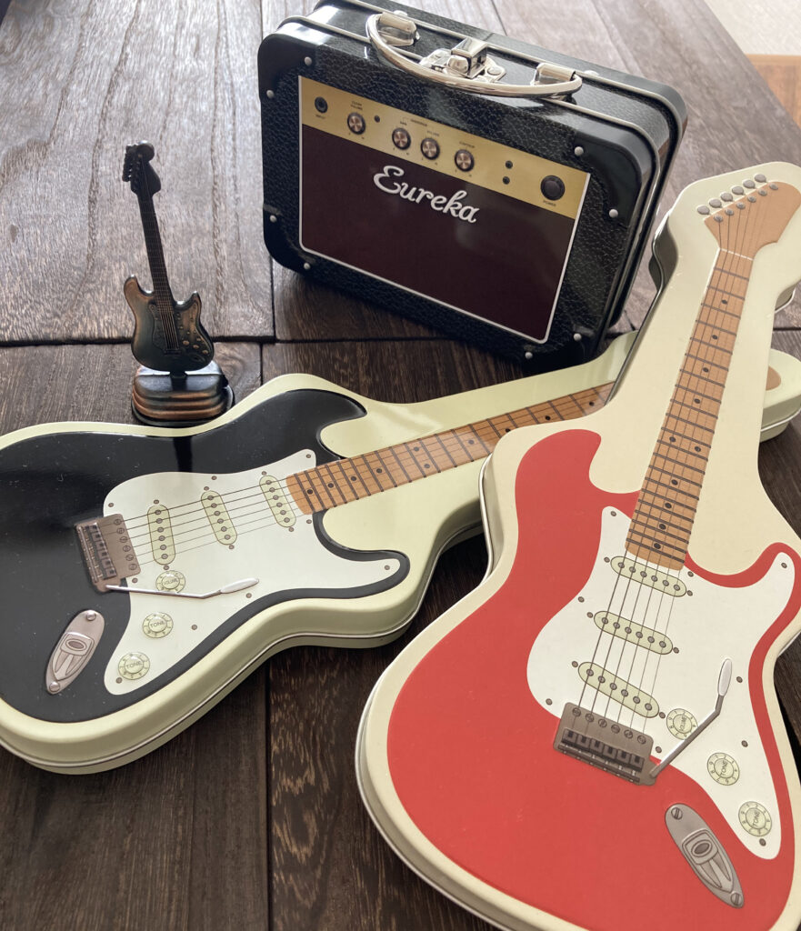 ギターアンプ缶とエレキギター缶