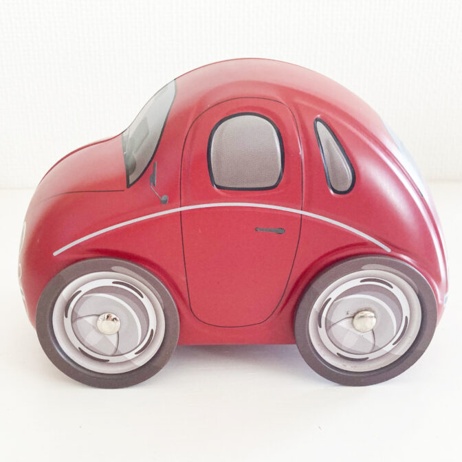 自動車缶ﾚｯﾄﾞ