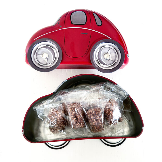 自動車缶ﾚｯﾄﾞ中身