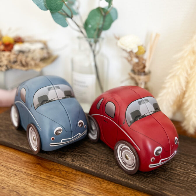 自動車缶ブルーレッド