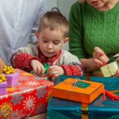 <2020年＞孫が 喜ぶ クリスマスプレゼントとは？＜年齢や目的別で選ぶ＞