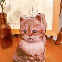 エウレカのバレンタイン商品　ネコシェイプ缶のご紹介