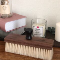 【ショージワークス 四角い馬毛の洋服ブラシ】男性へのちょっとしたプレゼントにおすすめ。